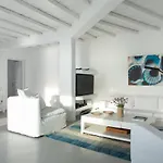 Isabella - Psarou * Psarou (Mykonos)